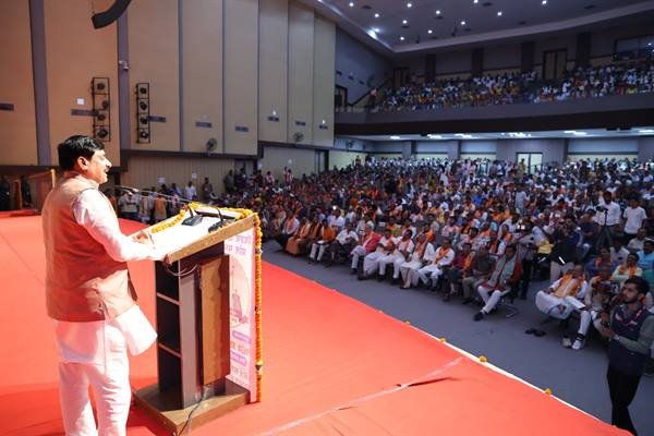 राष्ट्रसेवी स्व. अशोक सिंहल की सेवाएं याद रखी जाएंगी : मुख्यमंत्री डॉ. यादव