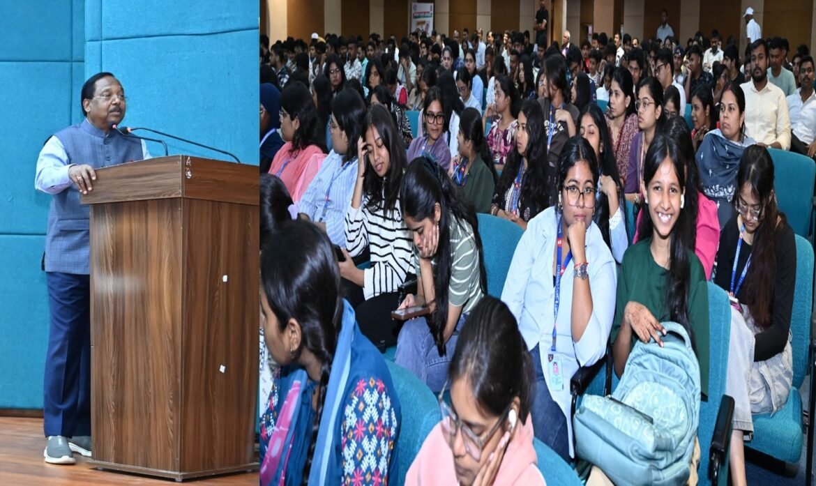 साइबर अपराधों से बचाव के लिए डिजिटल युग में जागरूकता और सतर्कता अत्यंत आवश्यक- मंत्री  रामविचार नेताम