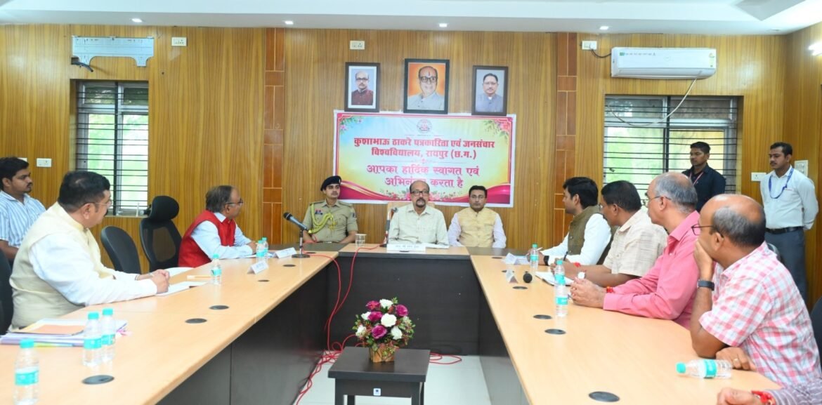पत्रकारिता में सत्य, तथ्य और जनहित सर्वाेच्च प्राथमिकता हो – राज्यपाल  डेका