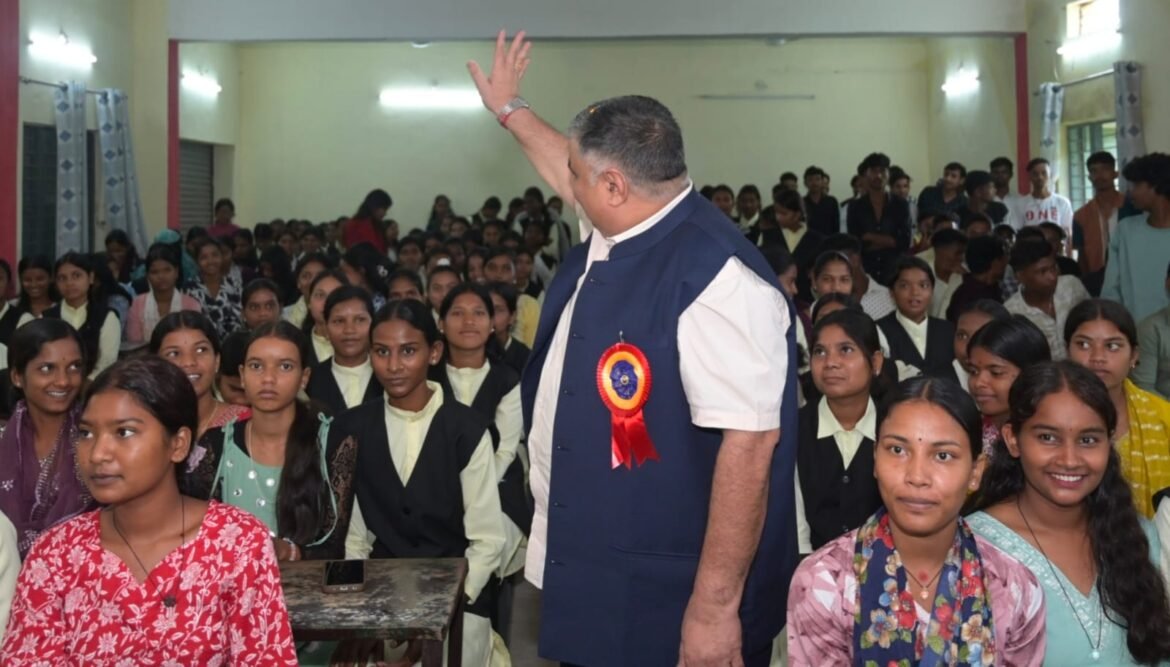 पक्के घर में कदम रखते ही चेहरे पर आई मुस्कान, 5,596 परिवारों के साकार हुए अपने आशियाने के सपने