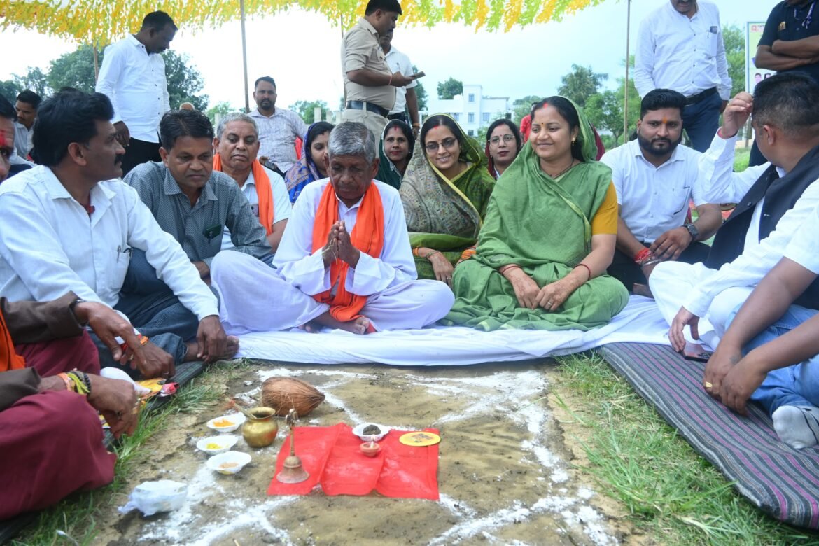 भैयाथान क्षेत्र में 34 करोड़ से अधिक के सड़क विकास कार्यों की मंत्री श्रीमती लक्ष्मी राजवाड़े ने दी सौगात