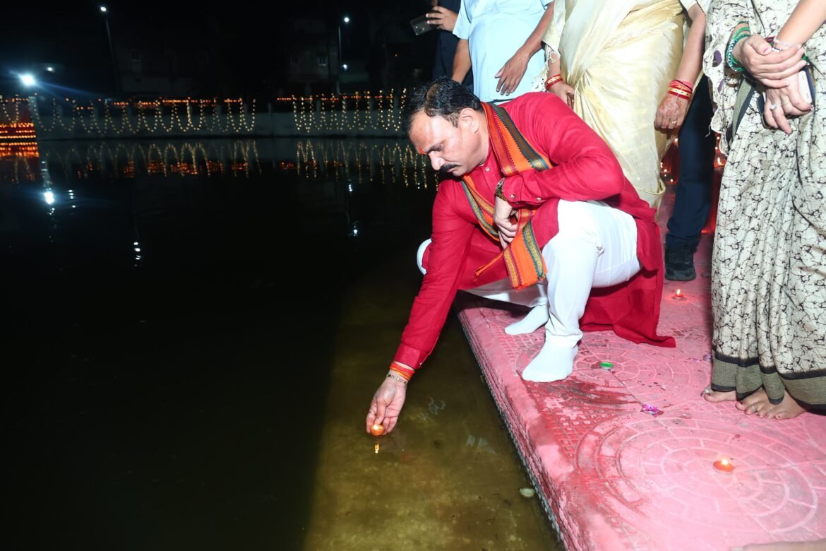 पीएम मोदी के 25 वर्षों के सेवाकाल पर मनेन्द्रगढ़ में हुआ ‘सेवा संकल्प अभियान’ का भव्य शुभारंभ