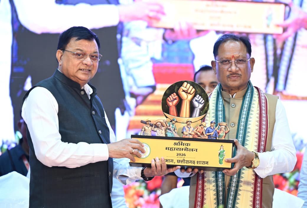 श्रमवीरों के परिश्रम और पसीने से हो रहा समृद्ध छत्तीसगढ़ का निर्माण : मुख्यमंत्री  विष्णु देव साय