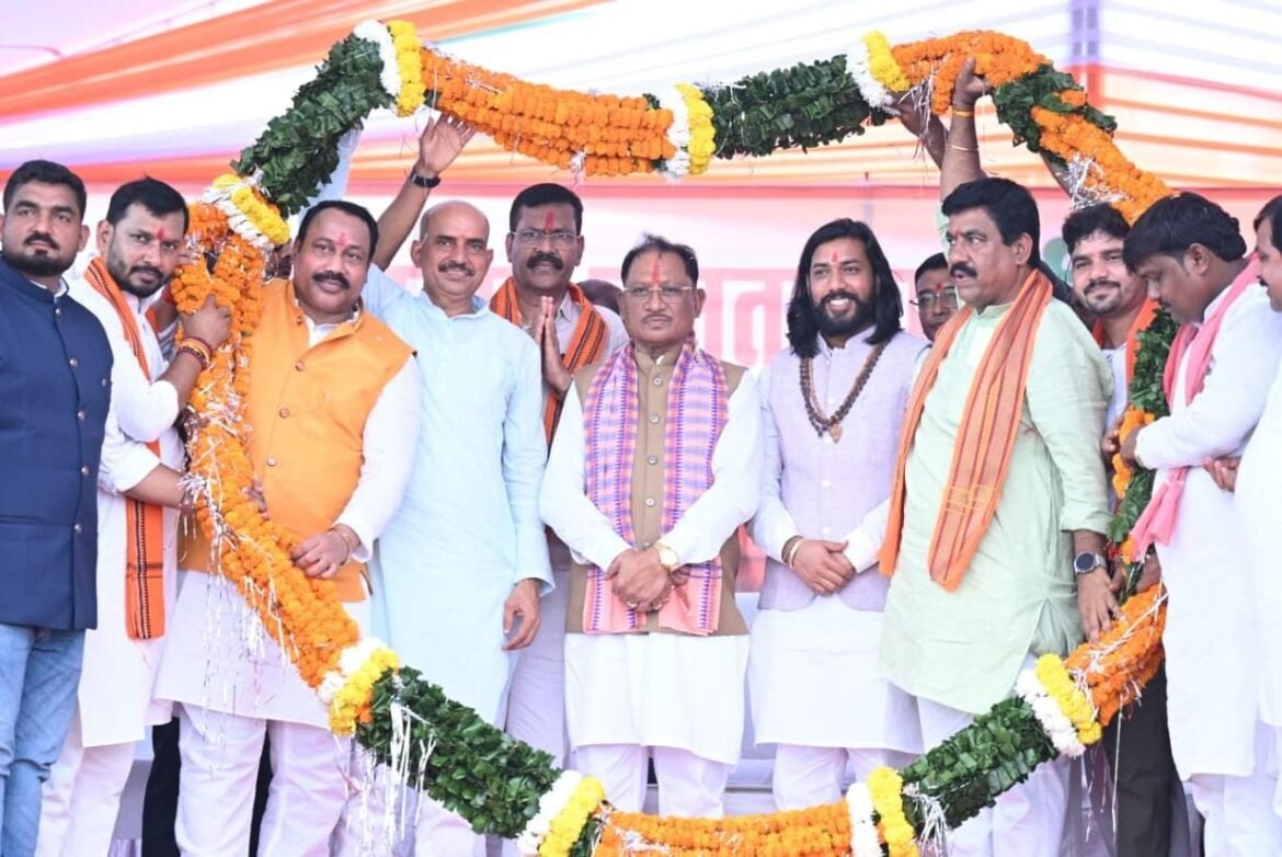 किसान और श्रमिक विकसित छत्तीसगढ़ के निर्माण की मजबूत नींव, उनके कल्याण और समृद्धि के लिए सरकार प्रतिबद्ध : मुख्यमंत्री श्री साय