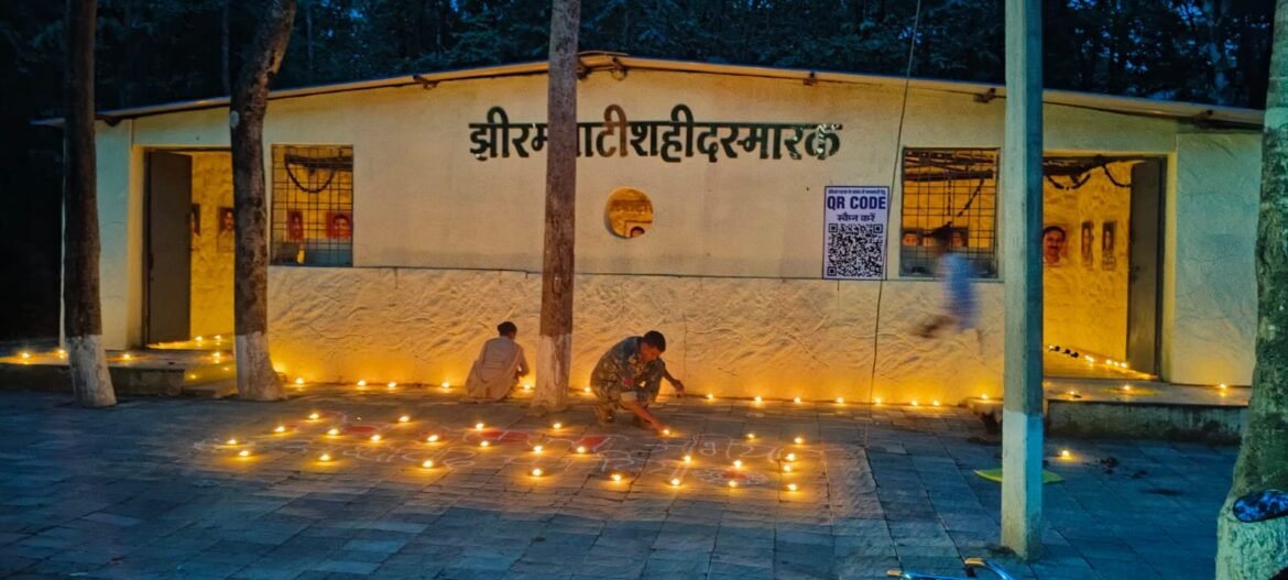 बस्तर सेवा संकल्प अभियान’ के तहत शहीदों की याद में 1986 स्थानों पर जलाए गए दीये