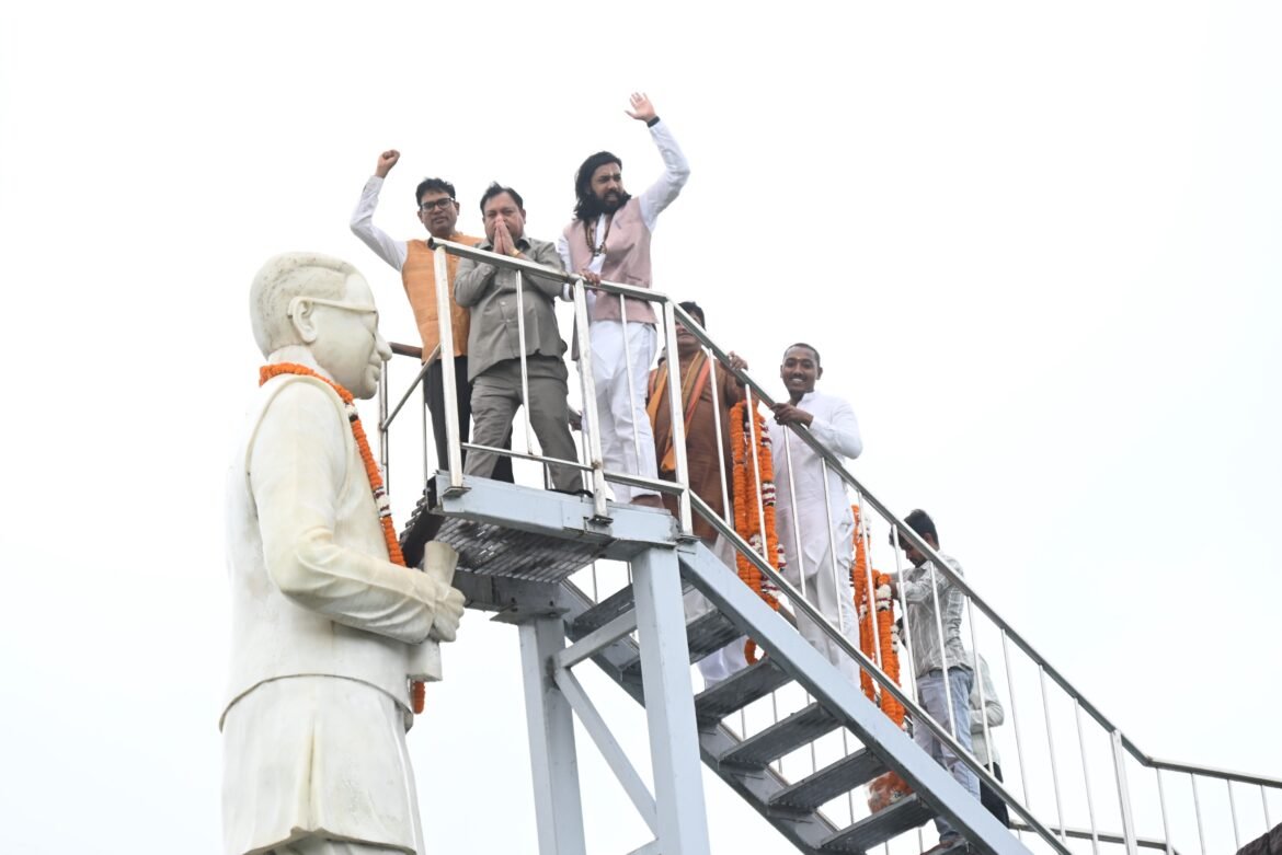 पंडित दीनदयाल उपाध्याय की जयंती पर वित्त मंत्री  ओ.पी. चौधरी ने किया श्रद्धापूर्वक नमन