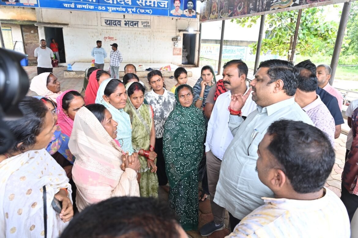 शिवनाथ नदी पहुंचे शिक्षा मंत्री  गजेन्द्र यादव, गणेश विसर्जन व्यवस्था और जलस्तर का लिया जायजा