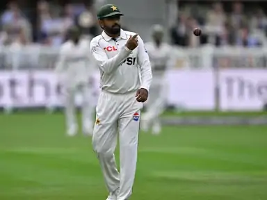 इंग्लैंड के खिलाफ 9 सितंबर से एजबेस्टन में शुरू होने वाले तीसरे टेस्ट से पहले पाकिस्तान के कप्तान बाबर आजम बुखार से पीड़ित
