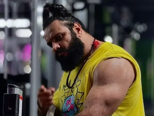 महाभारत’ सीरियल में भीम का किरदार निभाने वाले एक्टर और WWE रेसलर सौरव गुर्जर को शादी का झांसा देने और महिला के उत्पीड़न के आरोप में हैदराबाद पुलिस ने कस्टडी में लिया