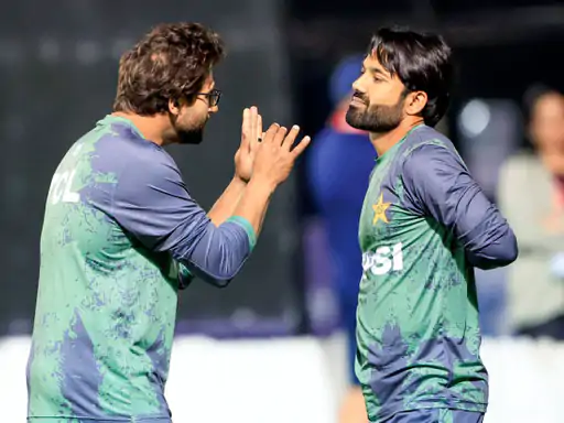 पाकिस्तान क्रिकेट बोर्ड (PCB) ने पूर्व कप्तान और विकेटकीपर-बल्लेबाज मोहम्मद रिजवान को मीडिया से बात करने से रोका
