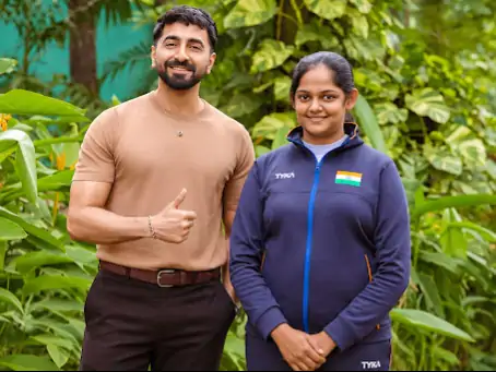 बॉलीवुड अभिनेता आयुष्मान खुराना ने भारतीय शूटर मेघना सज्जनार को मॉडर्न राइफल स्पॉन्सर की