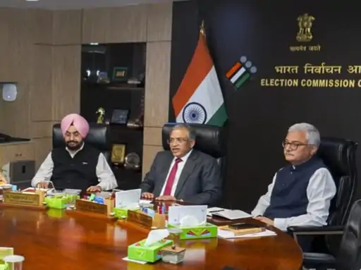 देश के 2 हजार से ज्यादा नागरिकों ने भारत के चीफ जस्टिस (CJI) सूर्यकांत को लेटर लिखकर स्पेशल इंटेंसिव रिवीजन यानी SIR पर रोक लगाने की मांग की
