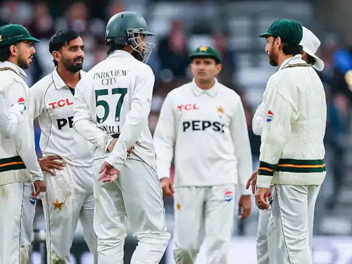 पाकिस्तान क्रिकेट बोर्ड (PCB) ने इंग्लैंड दौरे पर मौजूद खिलाड़ियों के अनुशासन और व्यवहार को लेकर इंटरनल जांच शुरू कर दी
