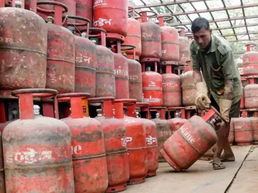 केंद्र सरकार ने देशभर के घरेलू LPG ग्राहकों के लिए e-KYC को लेकर नया आदेश जारी किया है