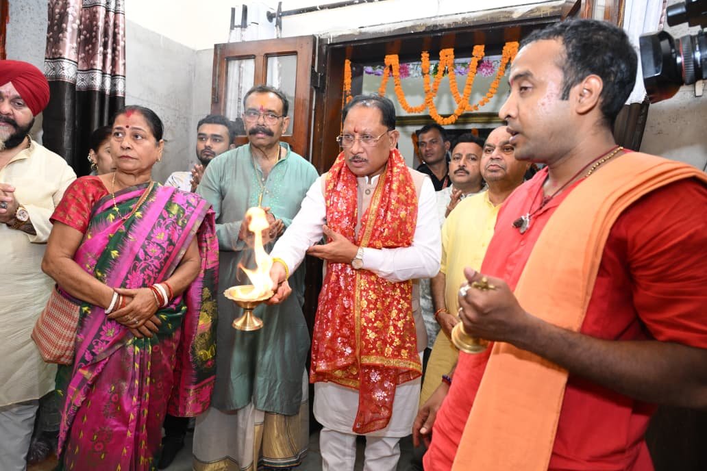 मुख्यमंत्री श्री विष्णु देव साय ने मां काली और मां दुर्गा की पूजा-अर्चना कर प्रदेश की सुख-समृद्धि की कामना की