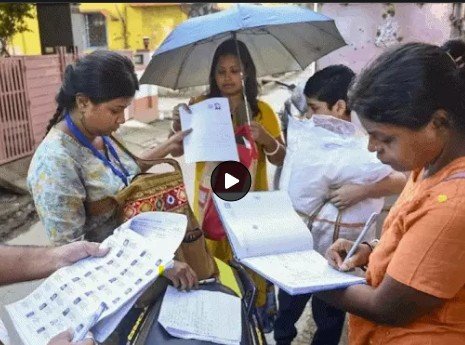 चुनाव आयोग ने गुरुवार को 17 राज्यों और केंद्रशासित प्रदेशों में वोटर लिस्ट का स्पेशल समरी रिवीजन (SSR) कराने का निर्देश दिया