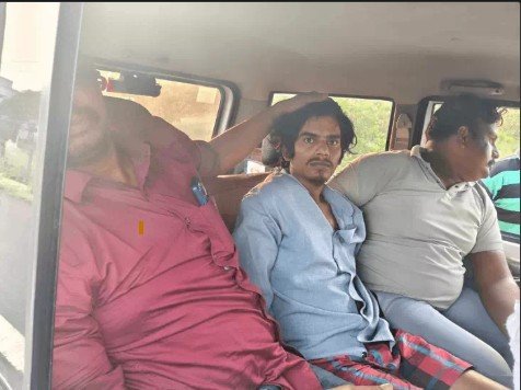 तमिलनाडु के थेनी जिले की सब-जेल से सोमवार देर रात पुलिसकर्मियों पर हमले के बाद 17 कैदी फरार हो गए