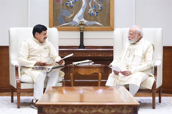 प्रधानमंत्री श्री मोदी से मुख्यमंत्री डॉ. यादव ने की आत्मीय भेंट