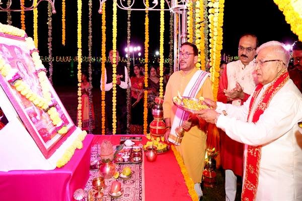 राज्यपाल श्री पटेल लोक भवन गरबा महोत्सव में हुए शामिल