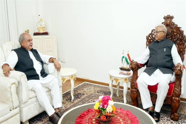 राज्यपाल श्री पटेल से विधानसभा अध्यक्ष श्री तोमर ने की सौजन्य भेंट