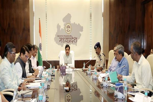 कार्बाइड गन और कार्बाइड लैम्प के उपयोग पर लगायें सख्ती से अंकुश : मुख्यमंत्री डॉ. यादव