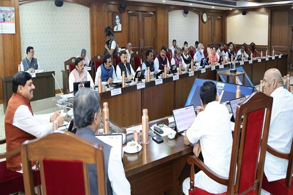 सर्वांगीण विकास और प्रशासनिक तंत्र के सुदृढ़ीकरण के लिए 8 हजार 225 करोड़ रुपये की स्वीकृति