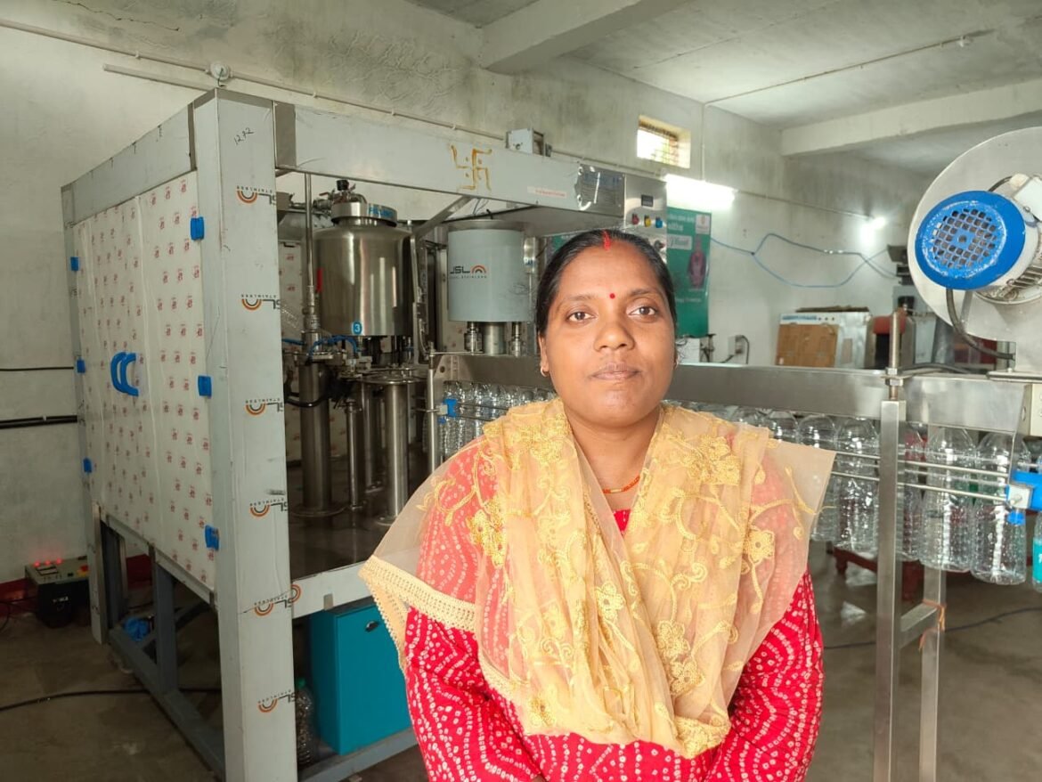 विशेष लेख-: मुन्नी का हौसला, एम हेल्प वॉटर की धार, महालक्ष्मी समूह से रोजगार की बहार
