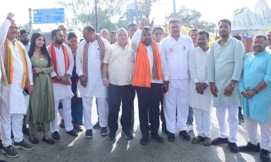 पर्यटन एवं संस्कृति मंत्री श्री राजेश अग्रवाल ने श्रमदान कर दिया स्वच्छता और सेवा का संदेश