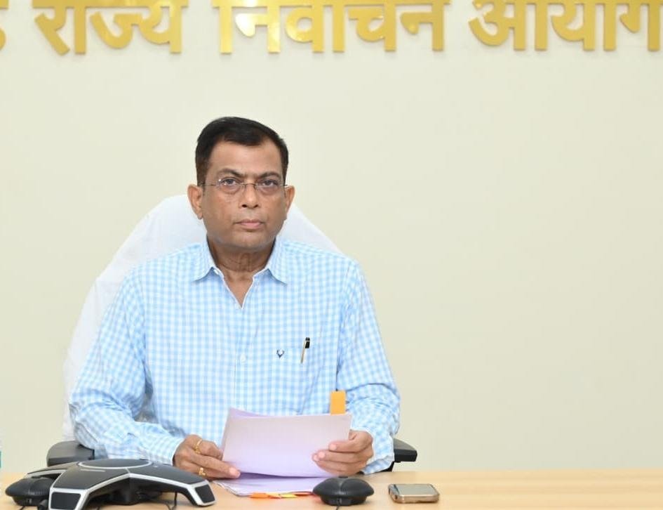 नगर पालिका एव त्रिस्तरीय पंचायत के आगामी  आम/उप निर्वाचन माह दिसम्बर 2026 की तैयारियों को लेकर निर्वाचन आयुक्त ने संबंधित विभागों की समीक्षा बैठक ली