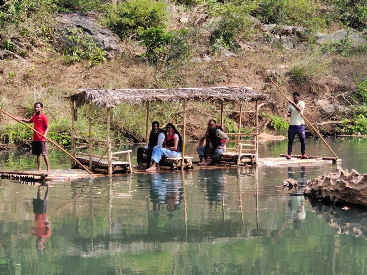 विशेष लेख: पर्यटन के जरिए ग्रामीण सशक्तिकरण:  विष्णु देव साय सरकार की अनूठी पहल