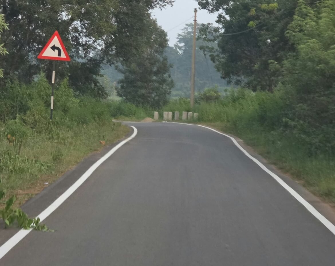 मुख्यमंत्री  विष्णु देव साय के नेतृत्व में जशपुर के सीमावर्ती गांवों में सड़क संपर्क को मिल रही मजबूती