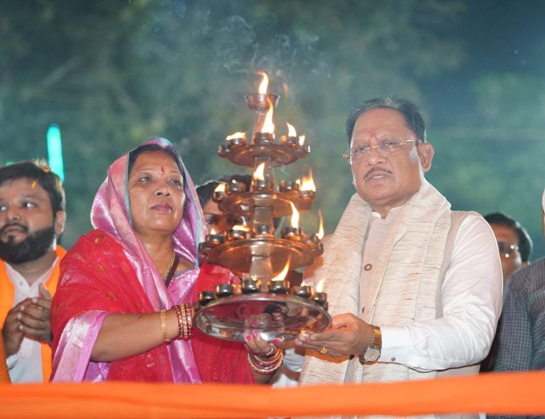 माता शबरी की पावन नगरी शिवरीनारायण में चित्रोत्पला गंगा महाआरती में शामिल हुए मुख्यमंत्री  विष्णु देव साय