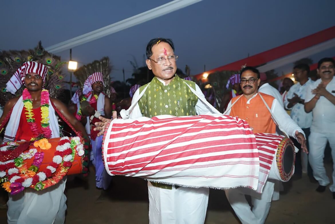 आदिवासी समाज का इतिहास गौरवशाली, हमारी संस्कृति और प्रकृति संरक्षण की परंपरा पूरे देश के लिए प्रेरणा : मुख्यमंत्री  विष्णु देव साय