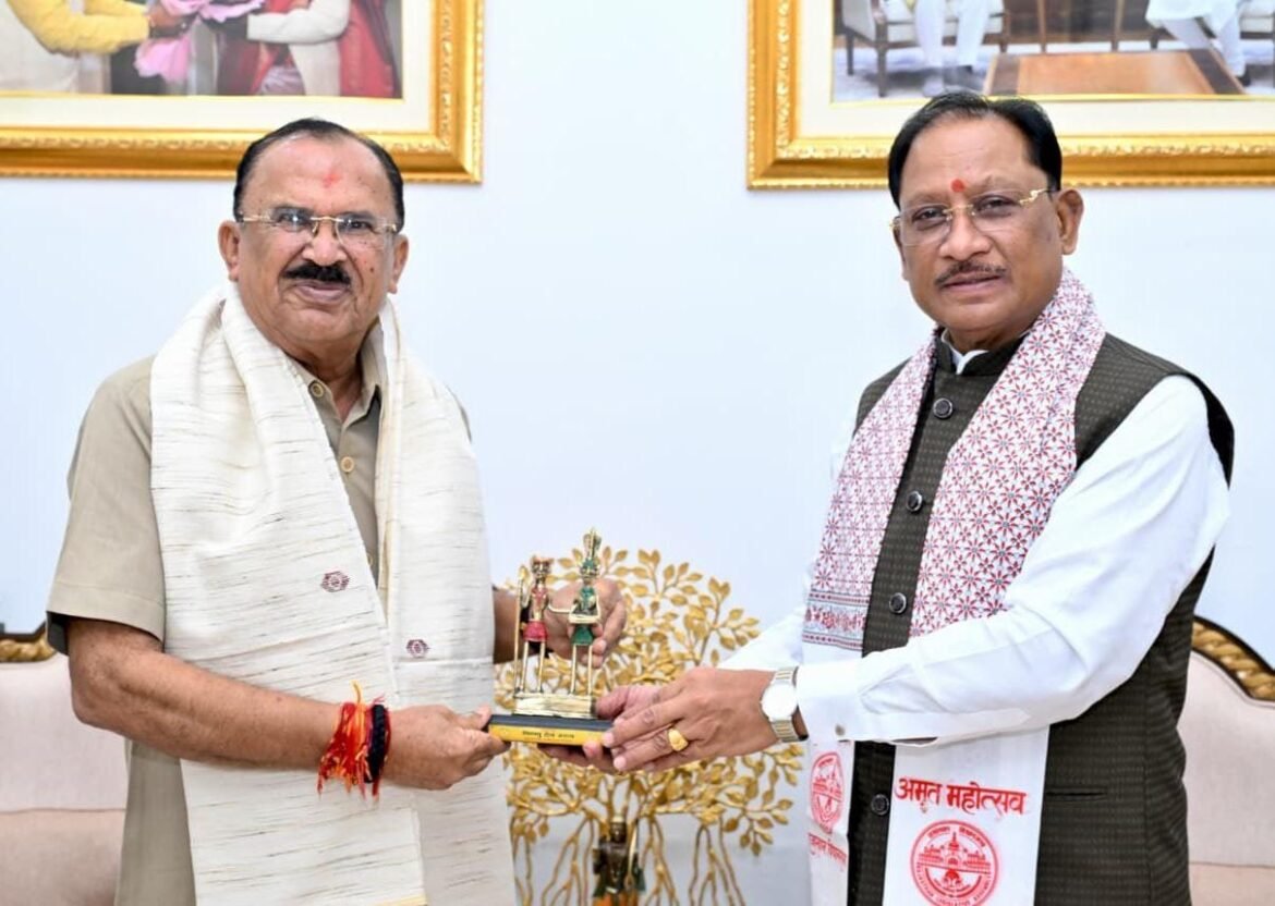 मुख्यमंत्री  विष्णु देव साय से राजस्थान विधानसभा अध्यक्ष  वासुदेव देवनानी ने की सौजन्य भेंट
