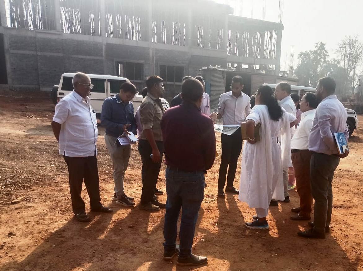 लोक निर्माण विभाग के सचिव ने निर्माणाधीन संयुक्त जिला कार्यालय भवन और पीडब्लूडी आवासीय परिसर का किया निरीक्षण