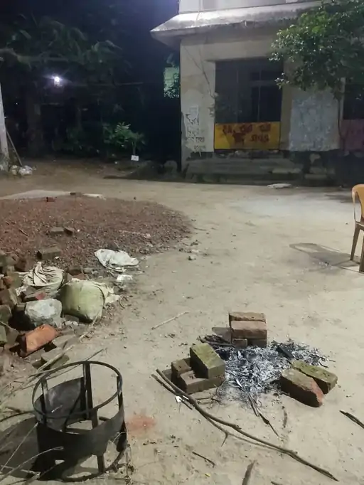 बांग्लादेश की जगन्नाथ यूनिवर्सिटी में  मंदिर के पास गोमांस पकाने को लेकर विवाद हो गया