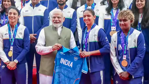 प्रधानमंत्री नरेंद्र मोदी आज दिल्ली के मेजर ध्यानचंद नेशनल स्टेडियम में एशियन गेम्स 2026 के मेडलिस्ट खिलाड़ियों से मुलाकात की