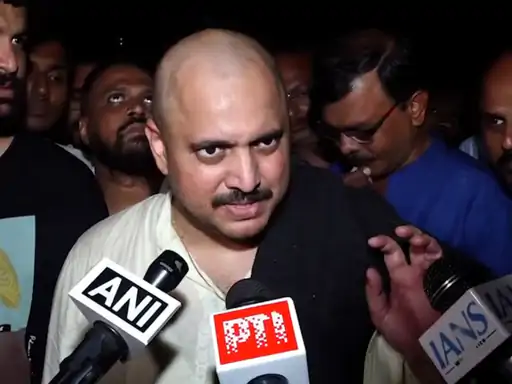 दिवंगत अभिनेता नाना पाटेकर के बेटे मल्हार पाटेकर ने अभिनेत्री तनुश्री दत्ता के आरोपों पर प्रतिक्रिया दी